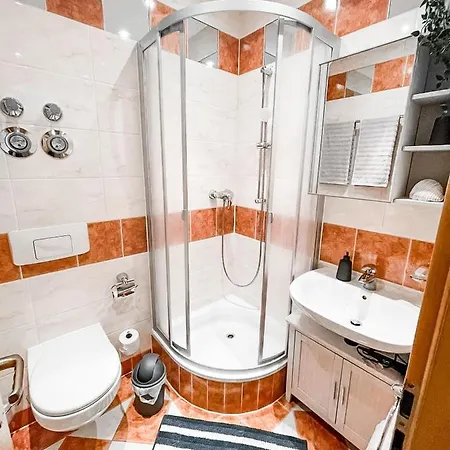 Apartmán Zentrum, 4personen, Privater Parkplatz, Wifi, Modern, Ruhig Chemnitz (Saská Kamenice)