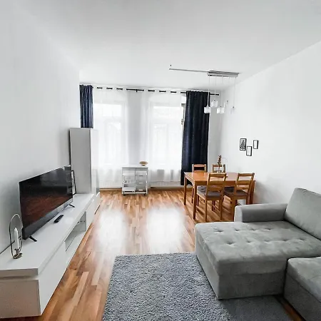 Apartmán Zentrum, 4personen, Privater Parkplatz, Wifi, Modern, Ruhig *