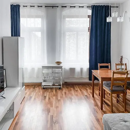 Apartmán Zentrum, 4personen, Privater Parkplatz, Wifi, Modern, Ruhig *