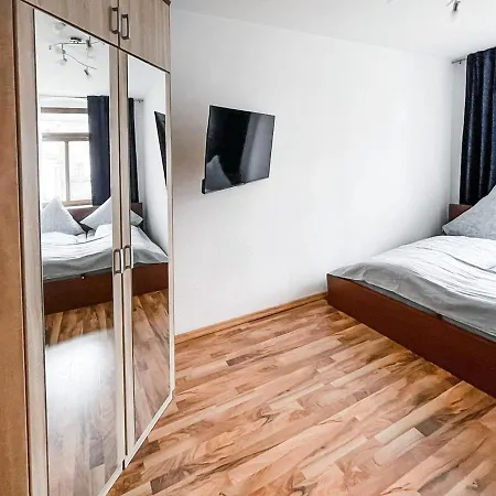 Zentrum, 4personen, Privater Parkplatz, Wifi, Modern, Ruhig *